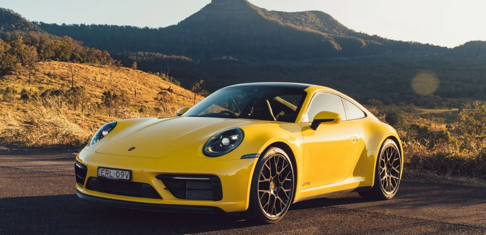 Porsche nổi tiếng với phong cách thiết kế độc đáo và hiệu suất tuyệt vời