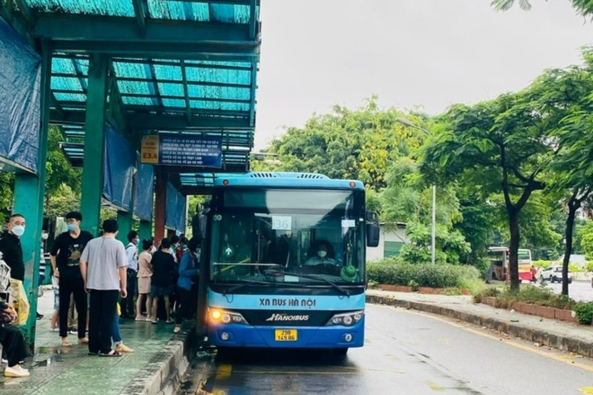 Còn tại các điểm làm vé xe buýt tháng ở Hà Nội, thời gian nhận thẻ là từ 2 đến 3 ngày