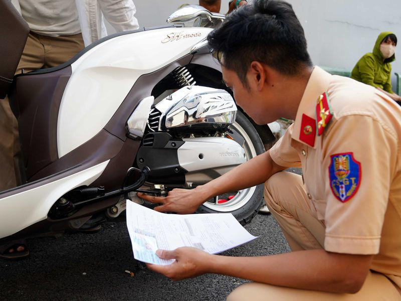 Bạn cần đến cơ quan Công an cấp huyện để đăng ký biển số xe máy tỉnh Đồng Nai