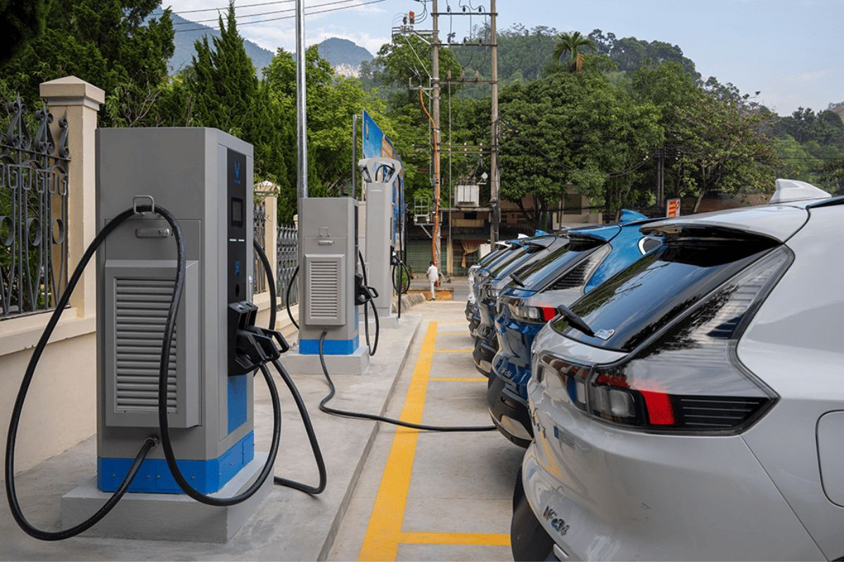 Mức phí sạc ô tô điện và xe máy điện tại các trạm sạc trên toàn quốc lên 3.858 đồng/kWh