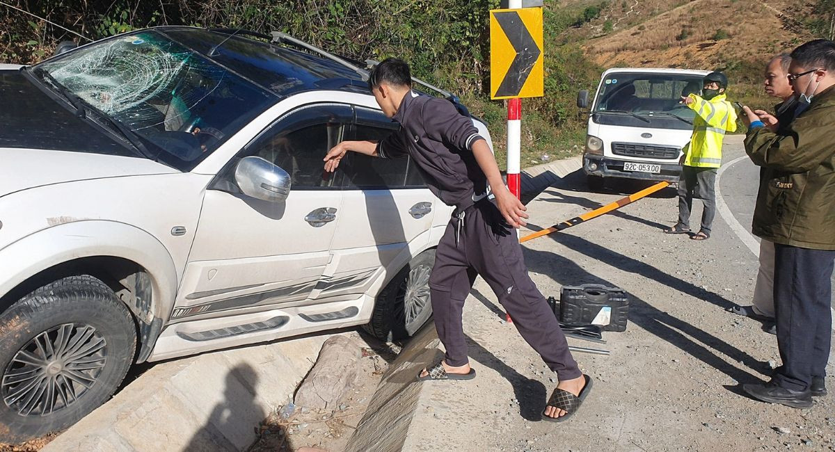 Nguy hiểm rình rập trên những con dốc khiến các tài xế Việt phát khóc